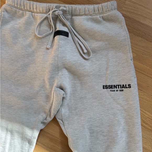 Essentials Sweats - Picture 4 of 4